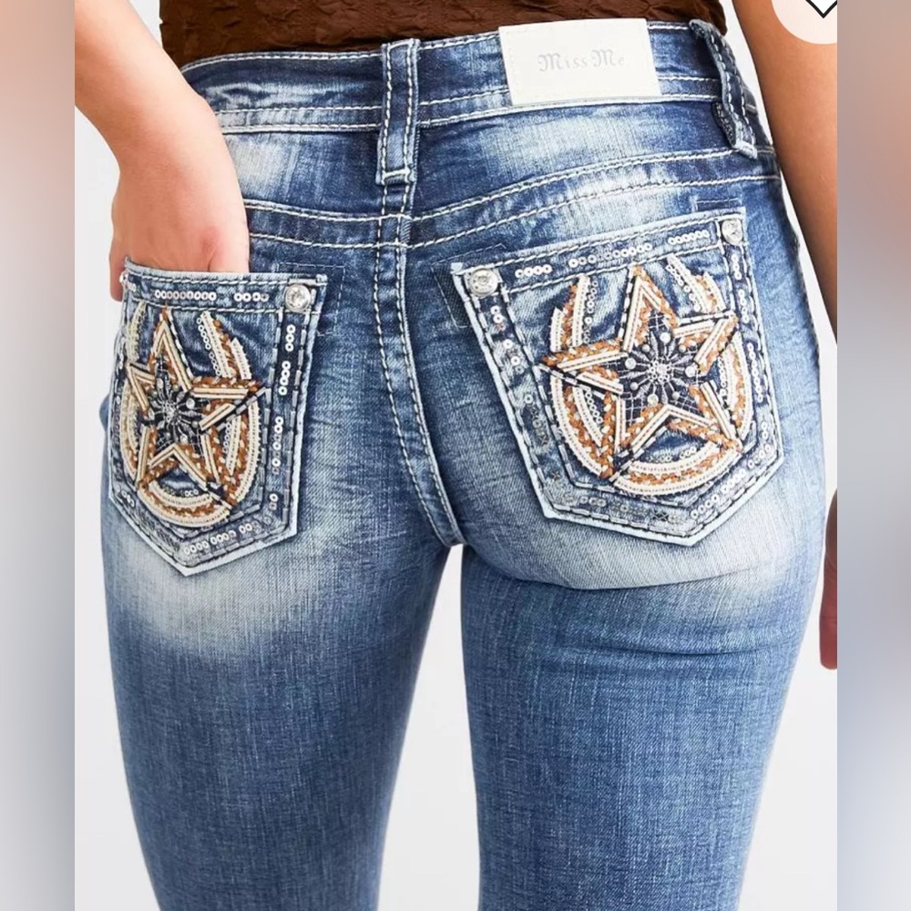 Miss Me (Price Firm)Low Rise Jeans with Gold  Star Pockets Size 25/34